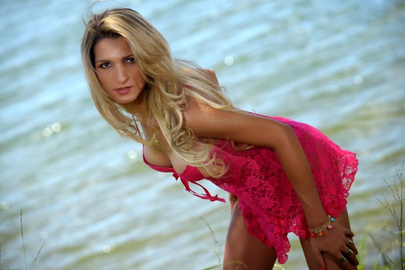 Busty Latin Shemale Roberta Cortes Gives Blowjob and Analed