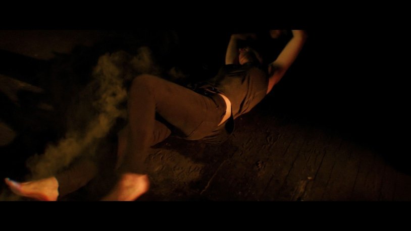 Naked actress Rose Leslie