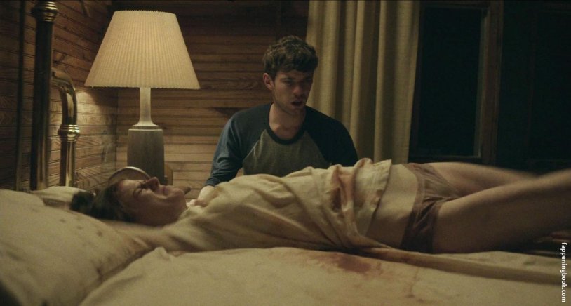 John Snow and Igritt bed scene in a cave