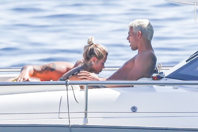 Zoe Christopholi age