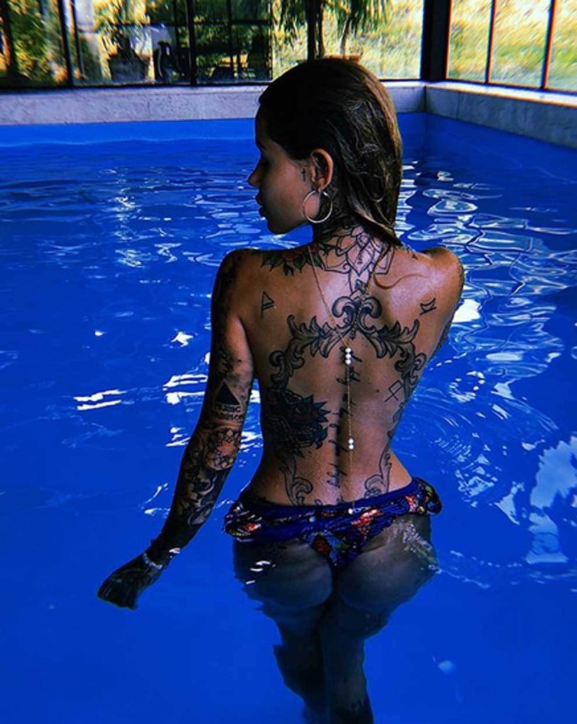 Zoe Christopholi is hot