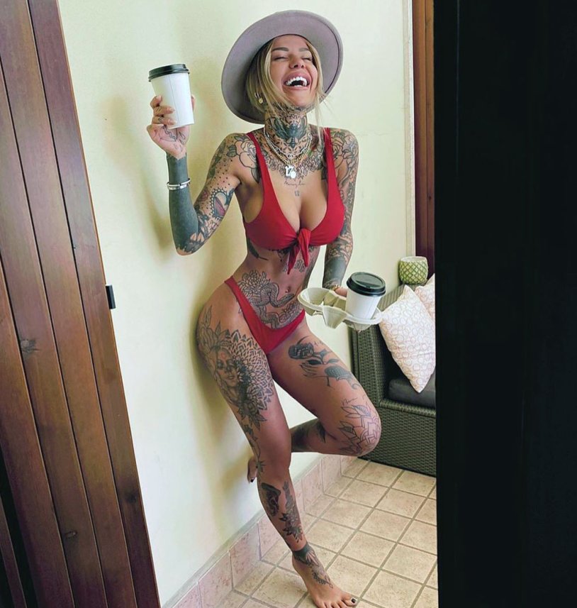 Zoe Christopholi is hot