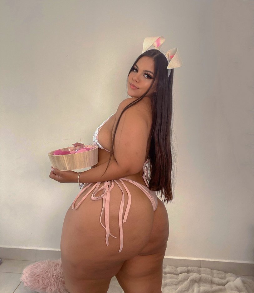 Naked full model Gracie Bon