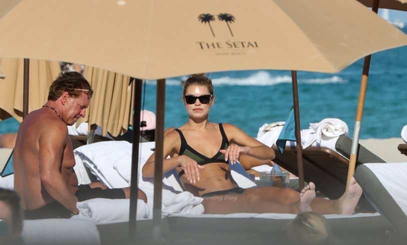 Kira 08/21/2021 Getting Ready for a Sunbathe in Croatia 2019