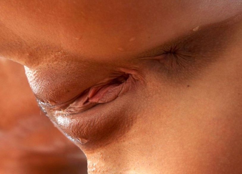 Nicole Eniston Vagina close -up