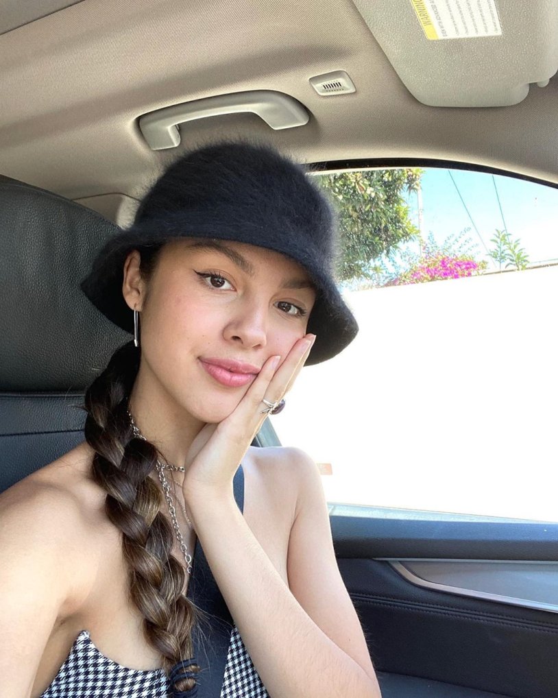 Olivia Rodrigo Paparazzi