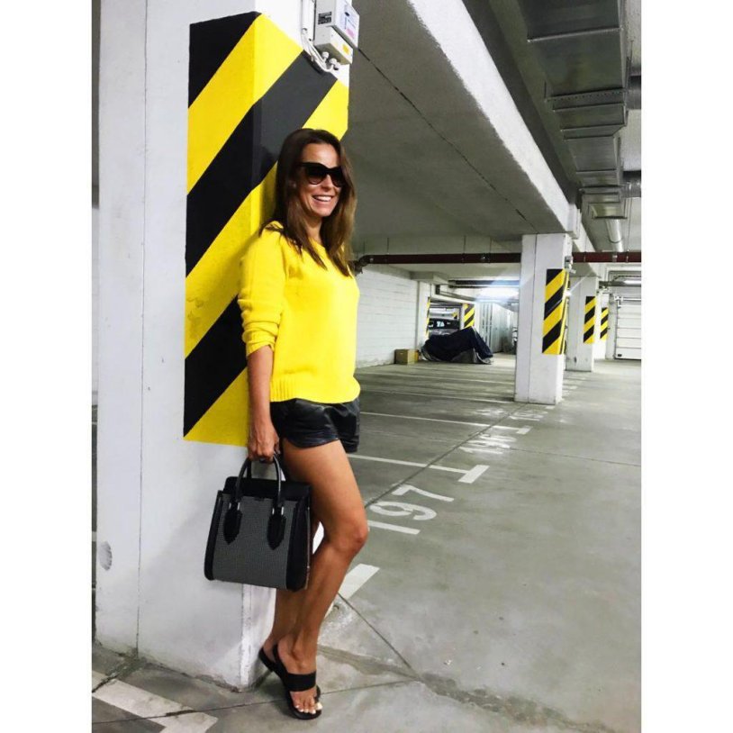 Anastasia Nikitina Crossed Legs