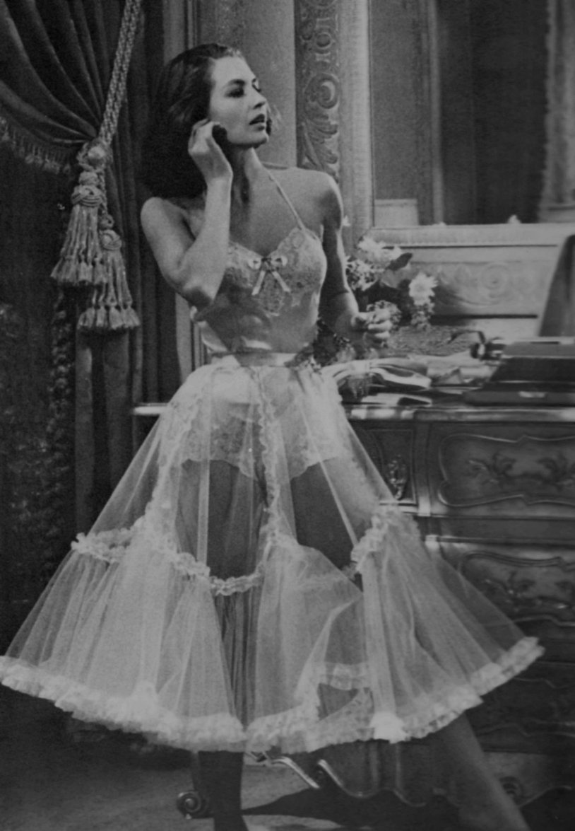 1850 Fashion in England