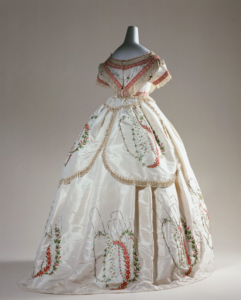 Tournier dress 1870