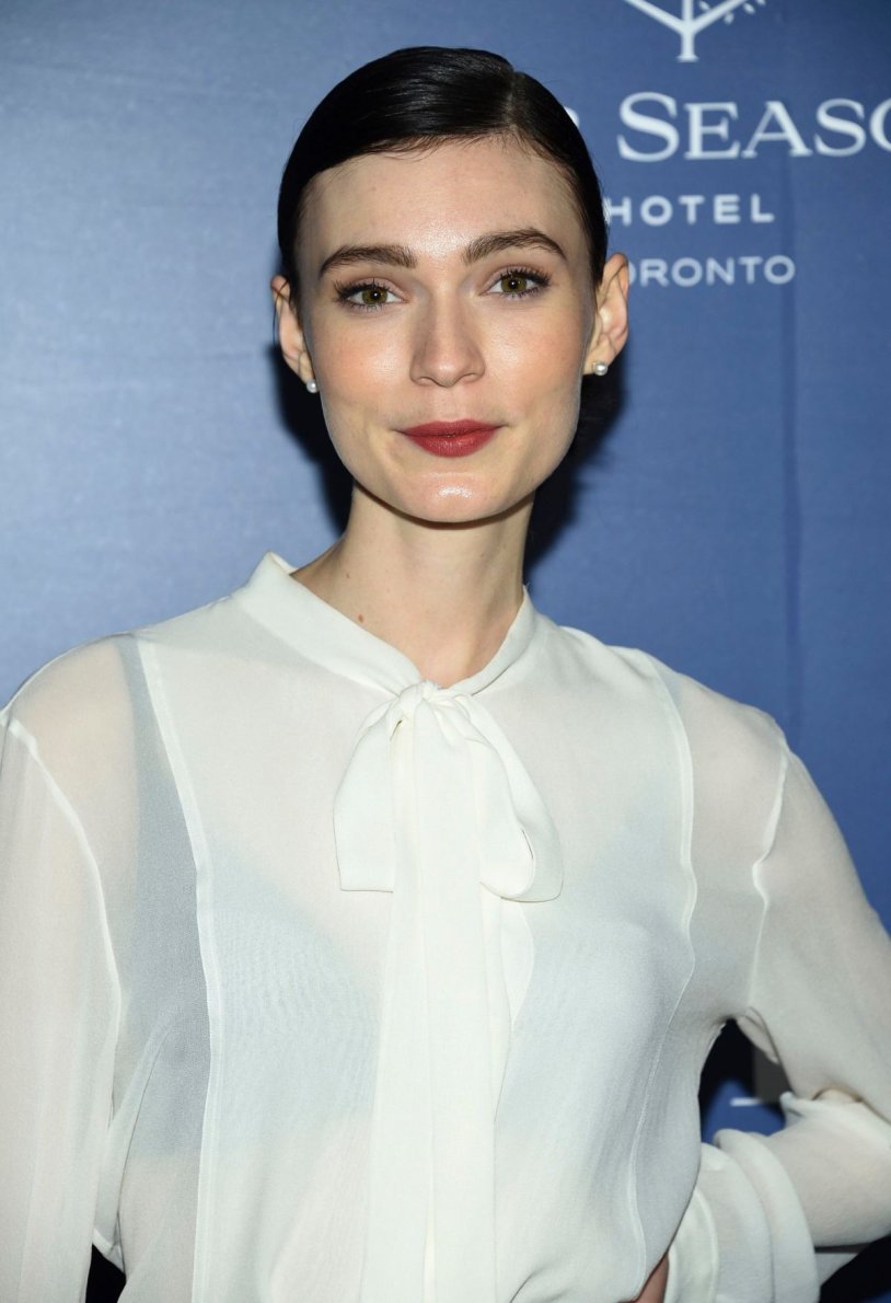 Lady Victoria Hurve chest