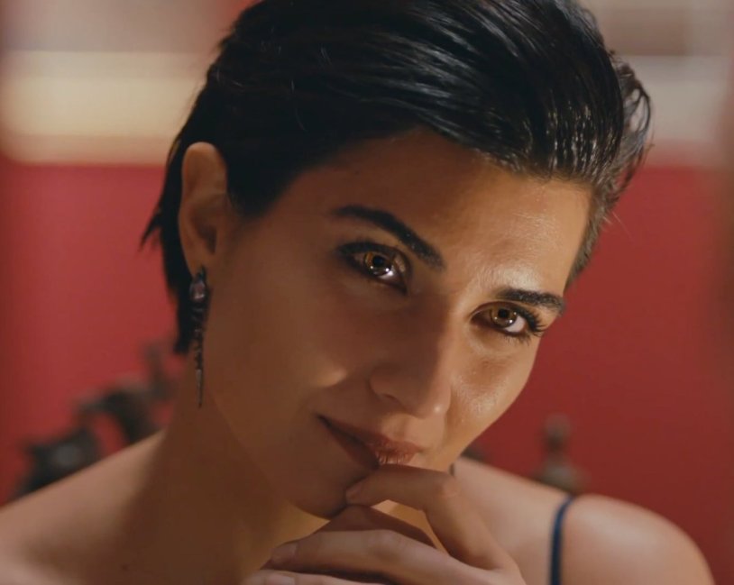 Tuba Boyuyukustyun Feet