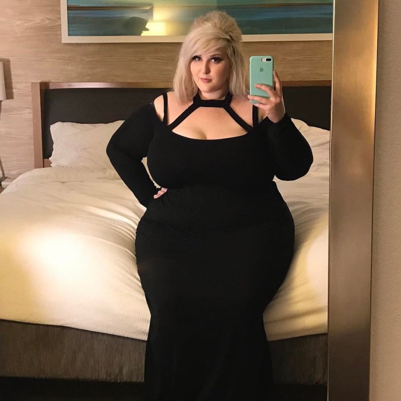 Lacey Carroll is thick