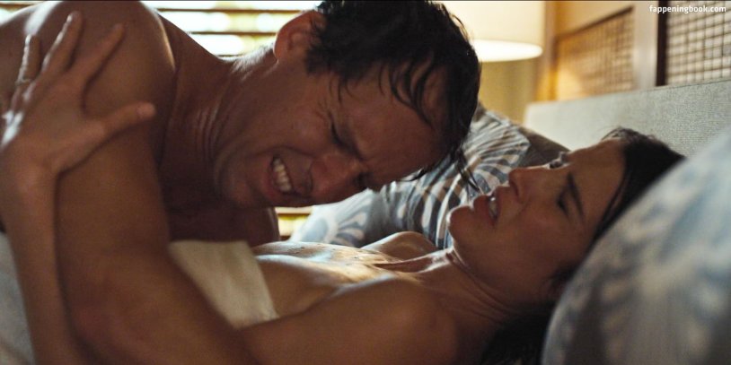 Kobi Smolders bed scenes