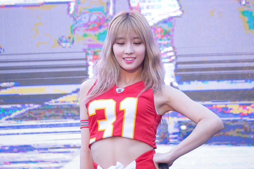 Momo Twice Lollipop