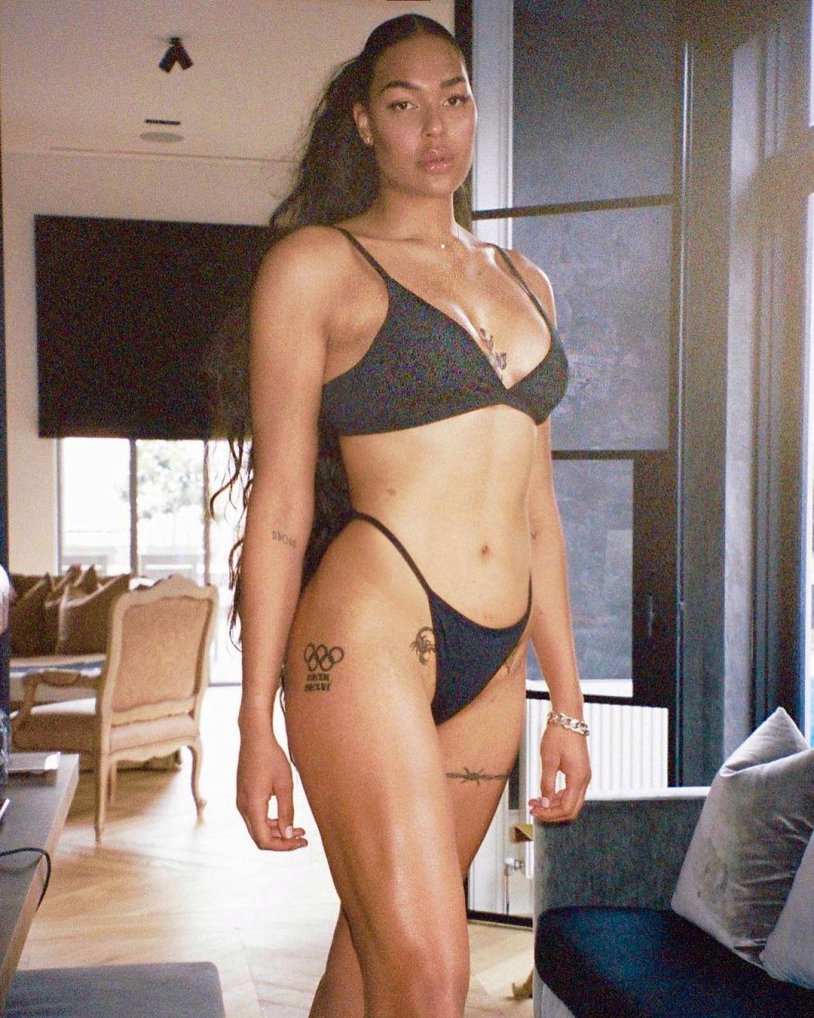 Liz Cambage photo
