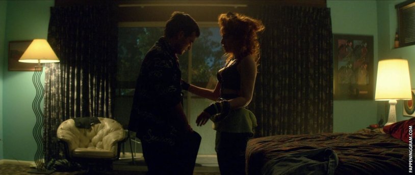 Completely naked Olga Bolognz