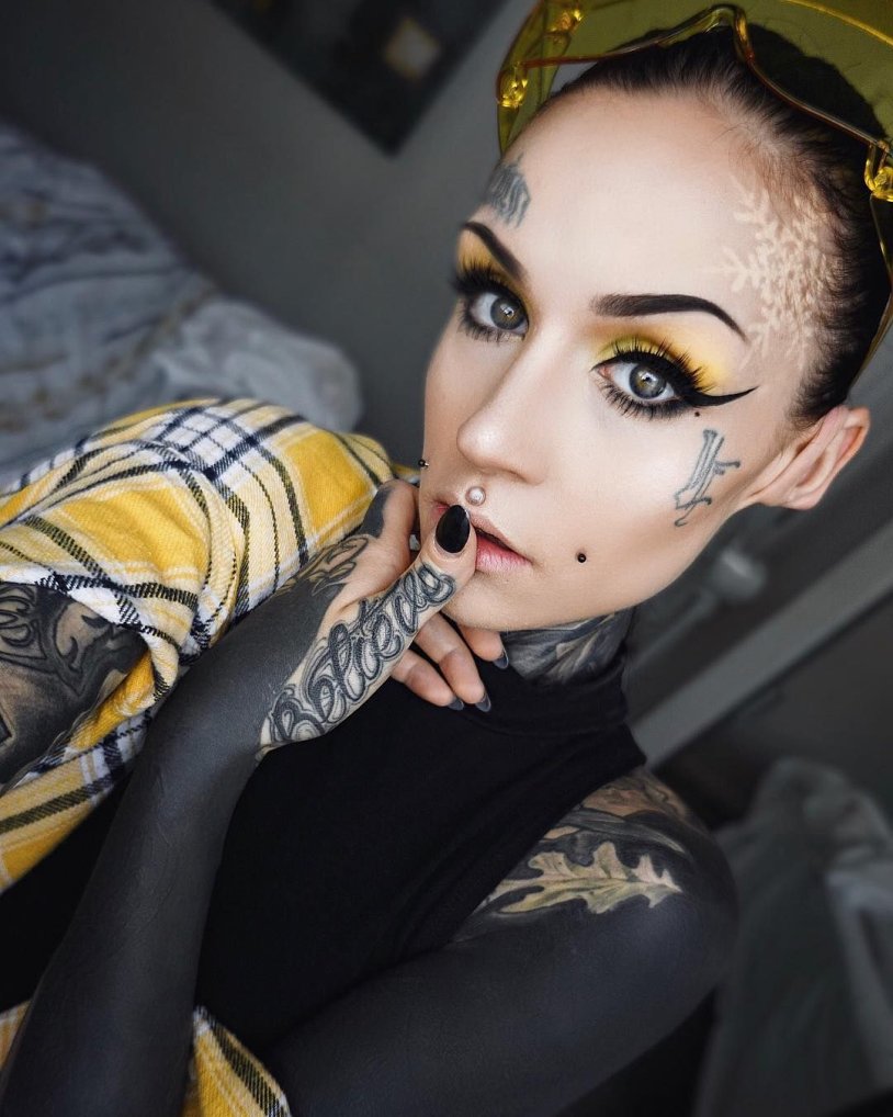 Monami Frost