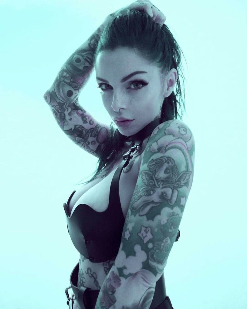 Monami Frost 2019