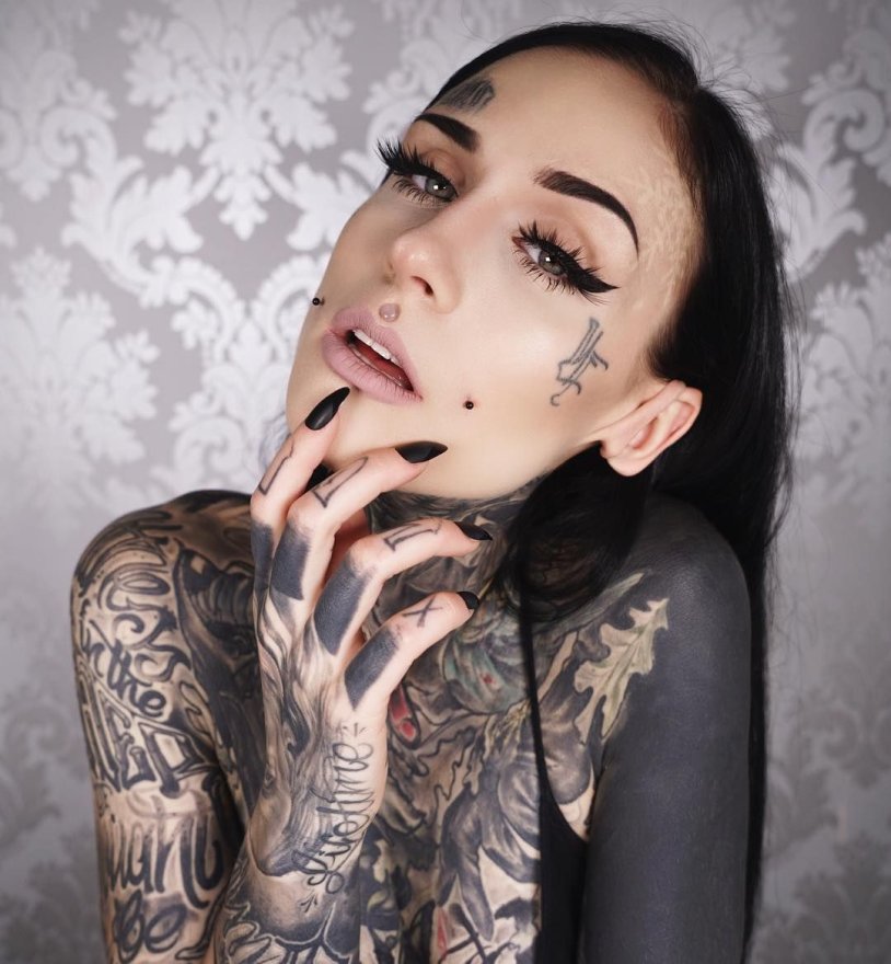 Monami Frost 18