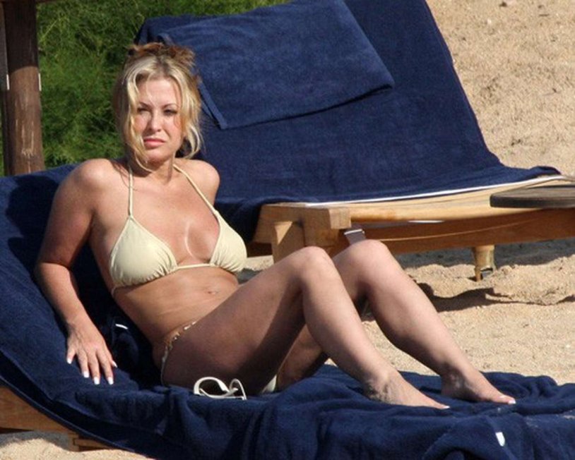 Pamela Anderson Bikini