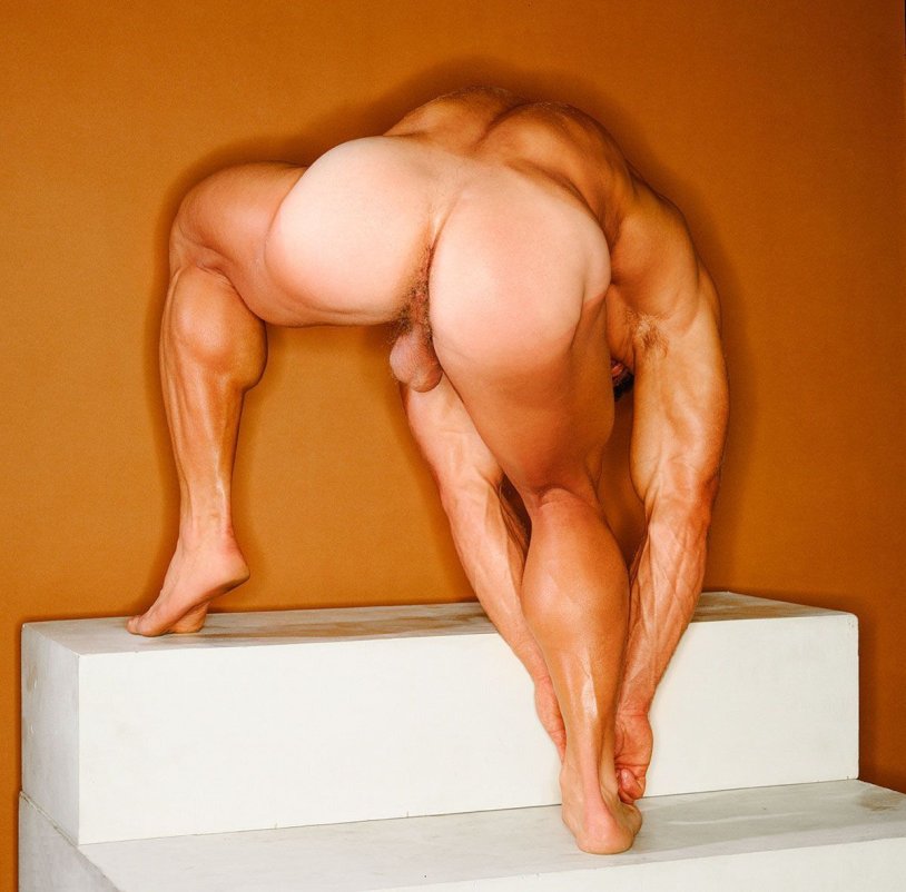 Naked bodybuilder Yvette Bova