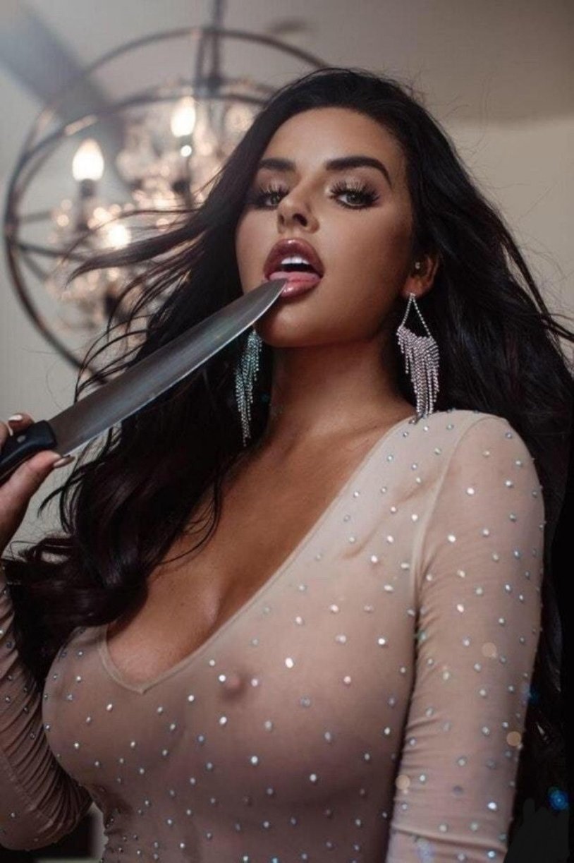 Kim Kardashian SideBoob