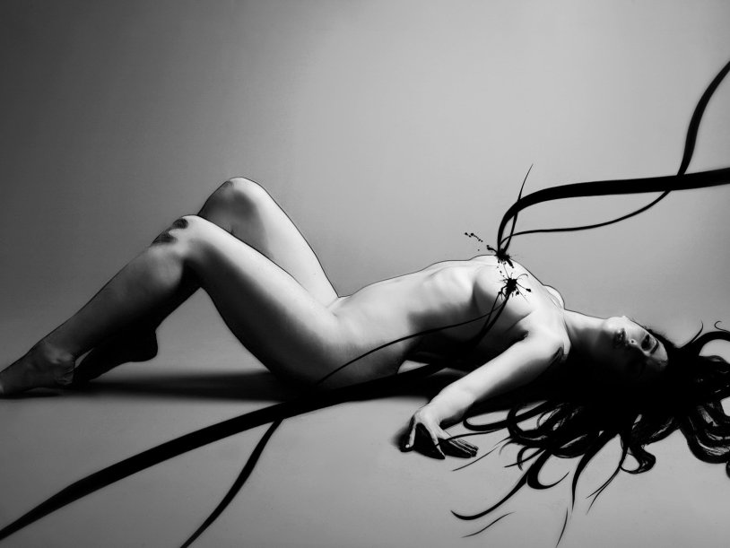 Erotic drawings on the desktop