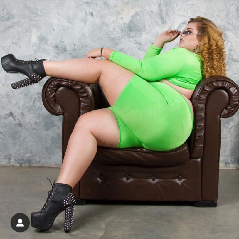 Thick mature in pantyhose