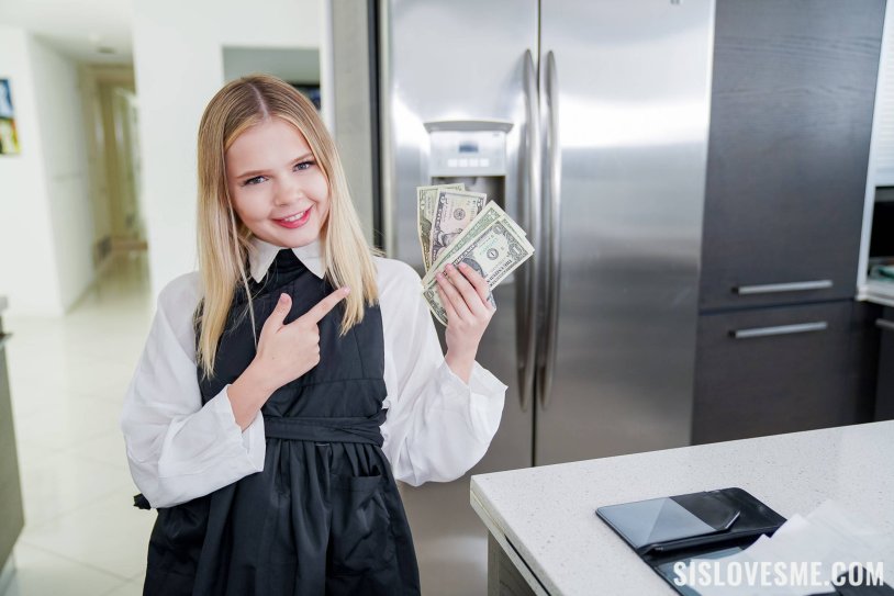 Coco Lovelock Public