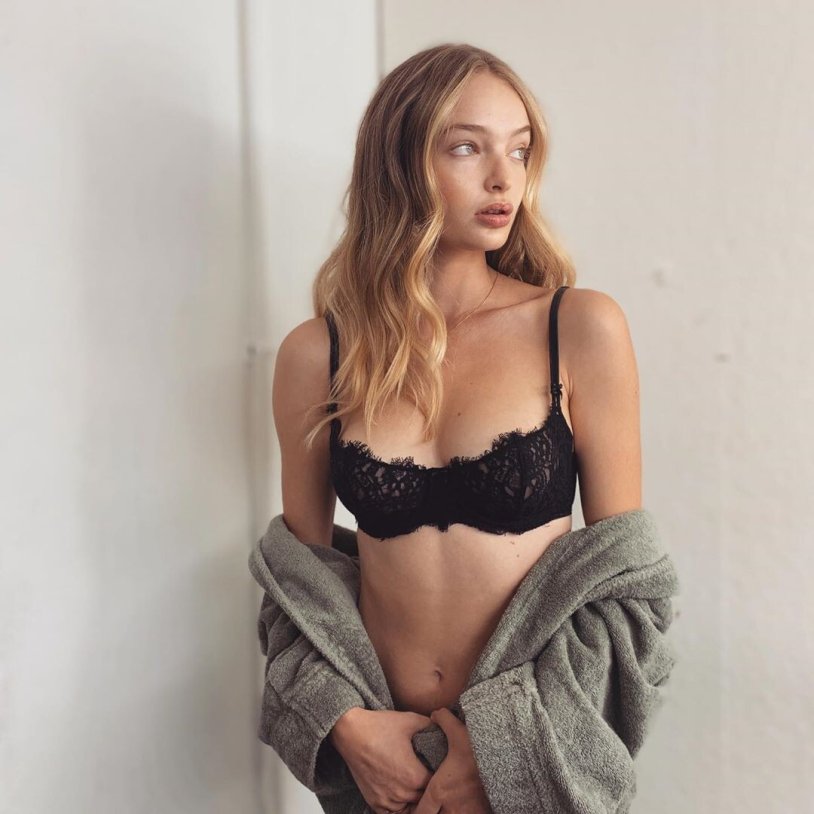 Kristen Harper Toples