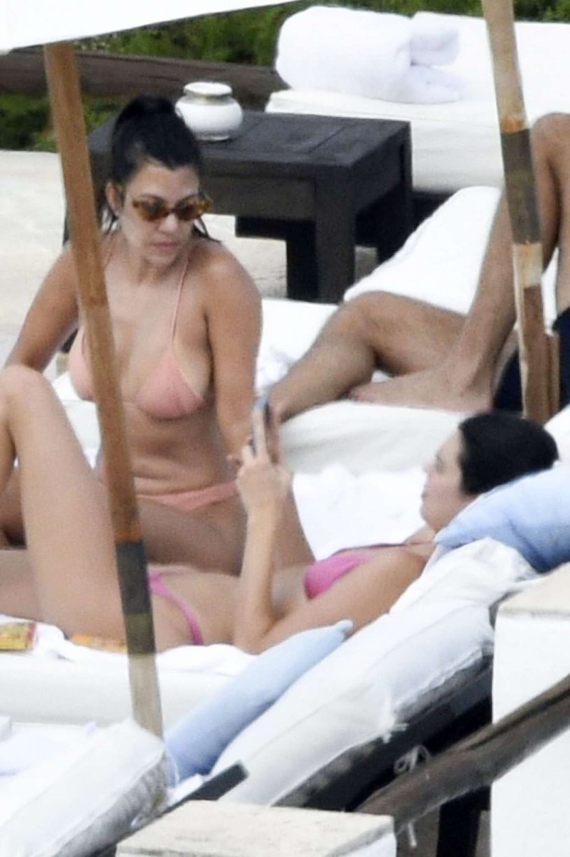 Courtney Kardashian naked 18 +