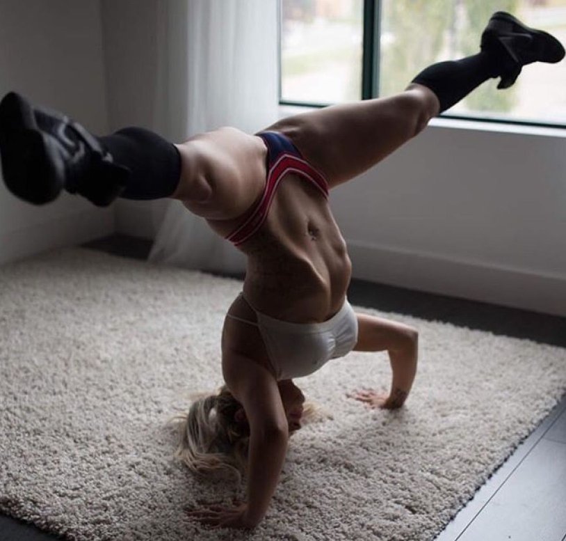 Phytonia on the twine