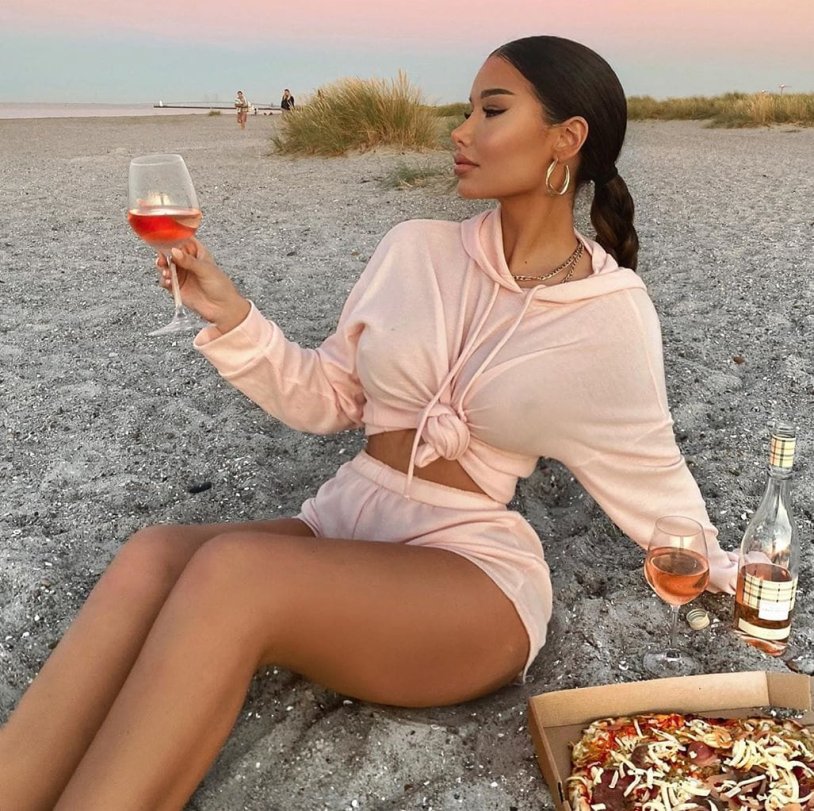 Adele Grizon Instagram star