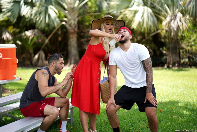 Maestro Claudio Threesome