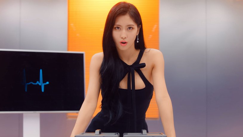 Ideol TwiS Momo nude naked