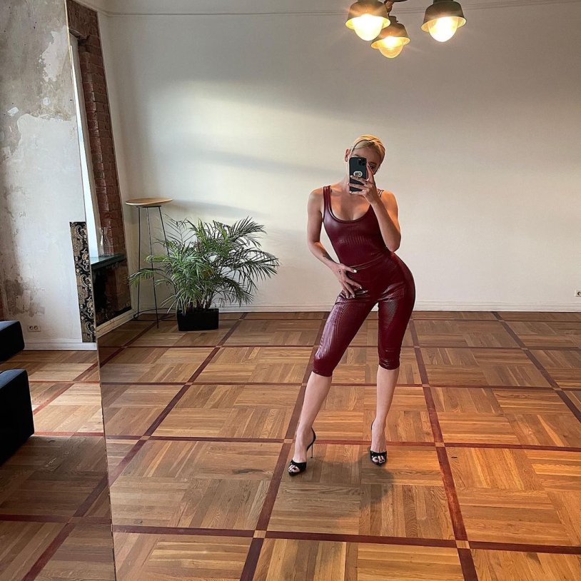 Anastasia Ivleeva is a figure