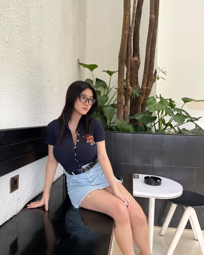 Foto Bugil Anatasya Khosasisih