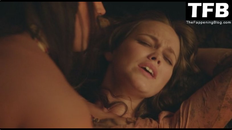 Stefania Bitty on the bed naked