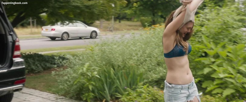 Elizabeth Olsen pornography