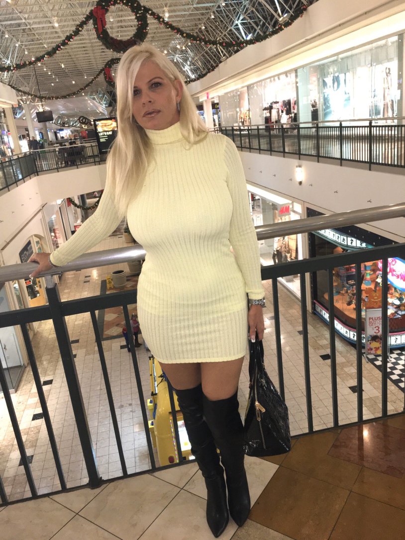 Claudette Monnaya is naked