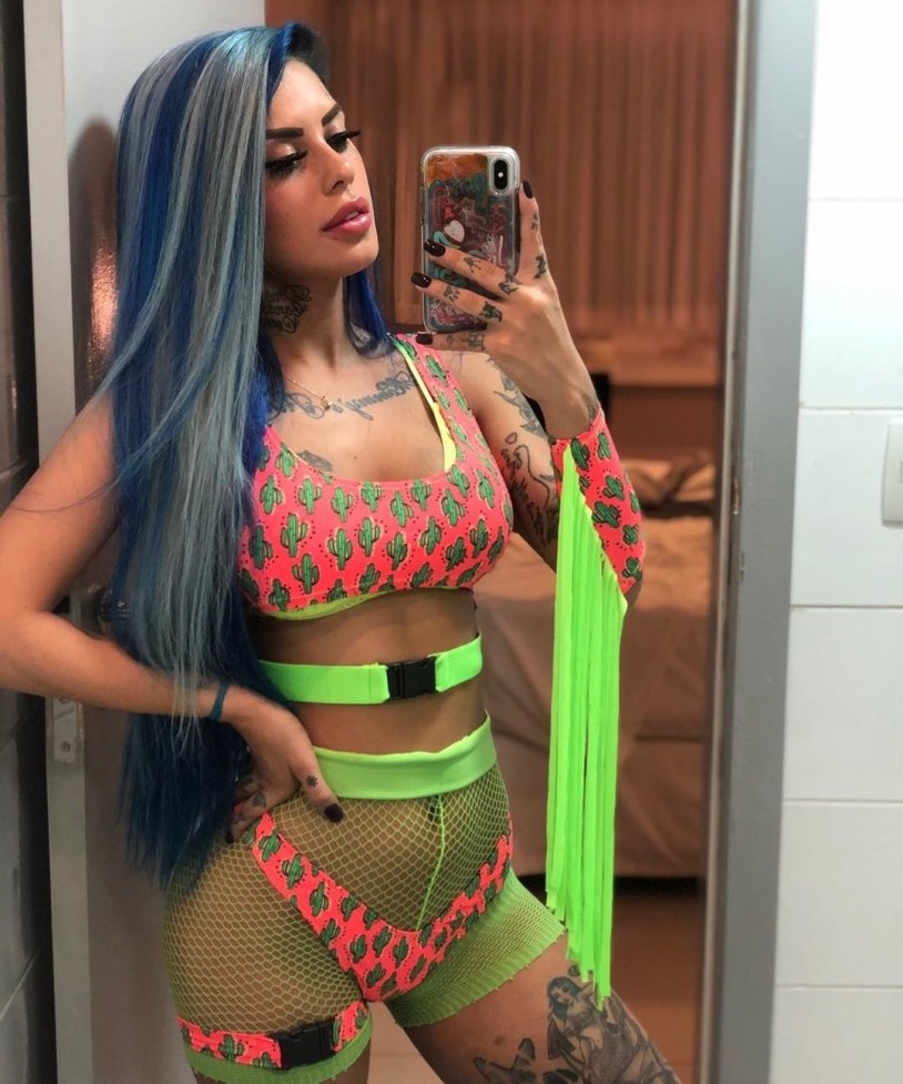 Tati Zaqui is merged