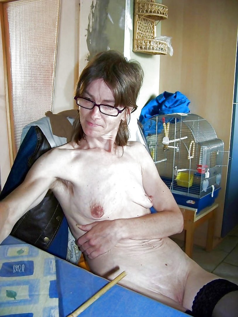 Small Saggy Tits Close -up