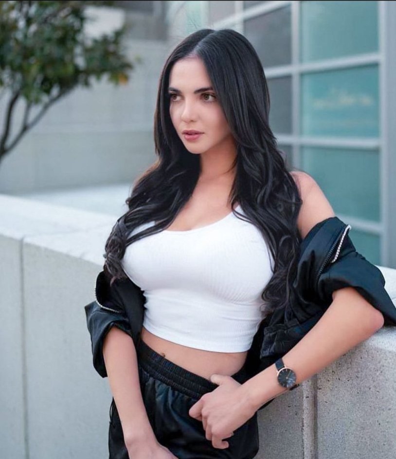 Alexa-V TS Instagram