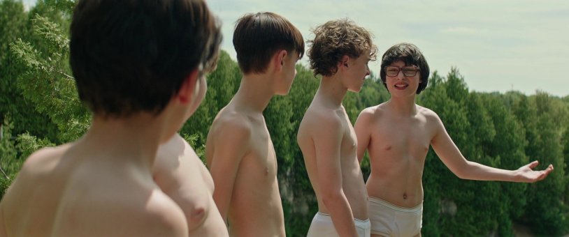 Finn Wolfhard without T -shirt