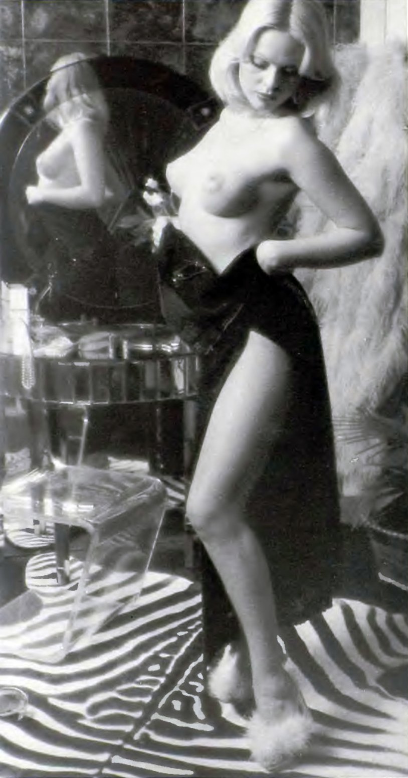 Sondra Theodore and Lillian Müller Naked