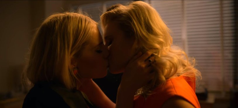 Lucy Robson is naked