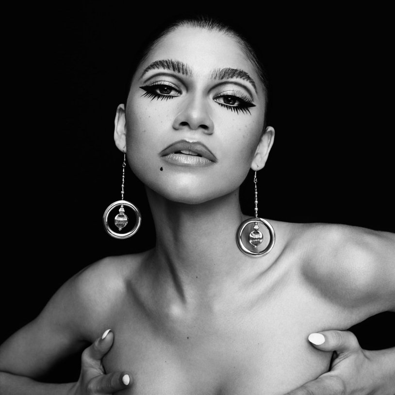 Zendaya 18 +