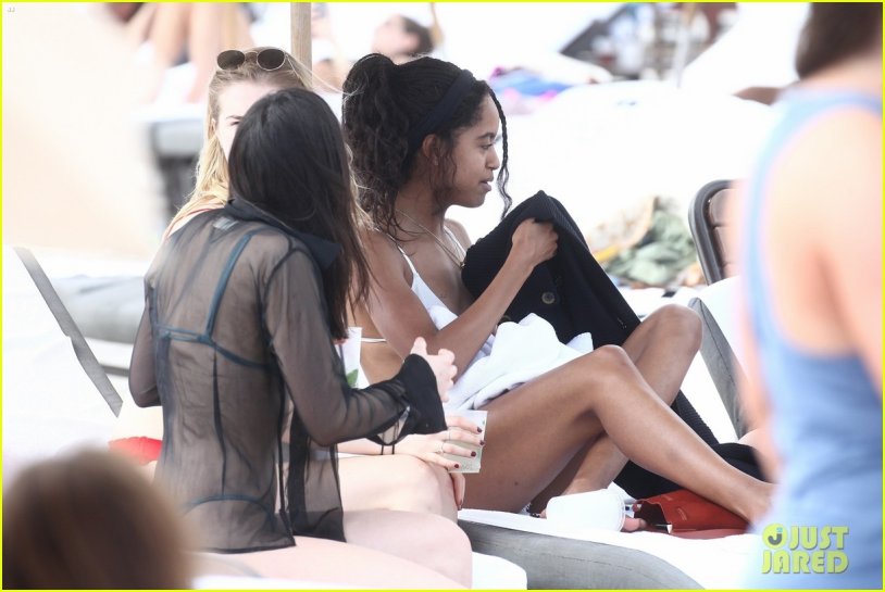 Malia Obama hot photos