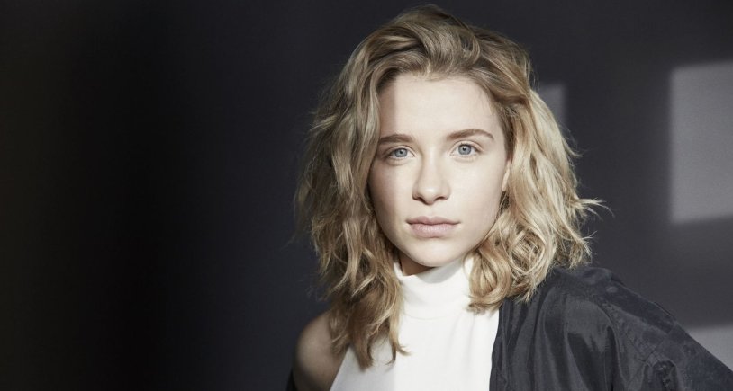 Lena Klug the size of the leg