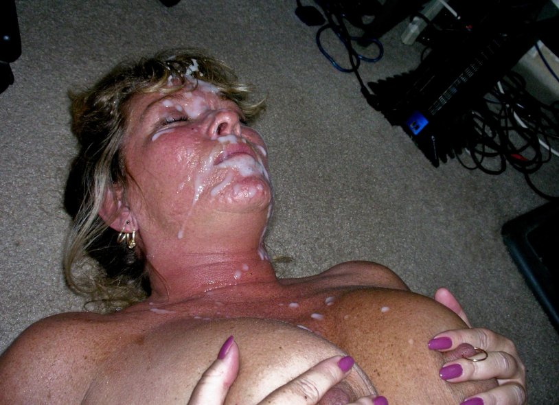 Cum in mature on the face of a private